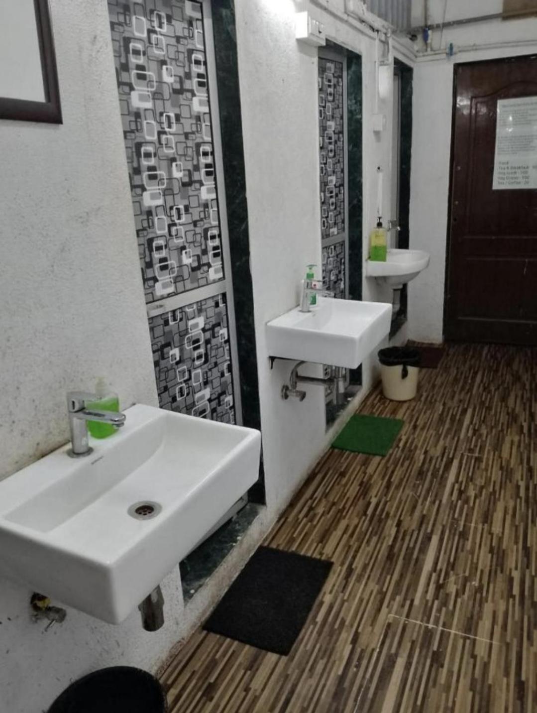 Bapuji Dormitory Hostel 뭄바이 외부 사진